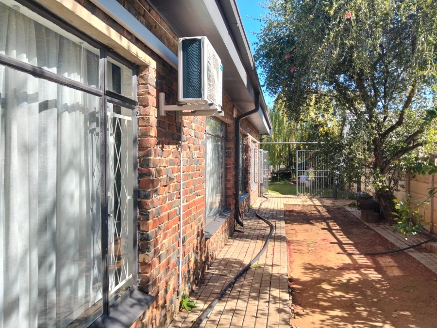 5 Bedroom Property for Sale in Fichardt Park Free State